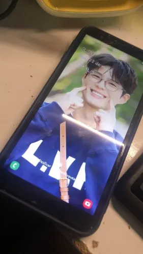 Celular Samsung Galaxy J4+ vendo ou troco