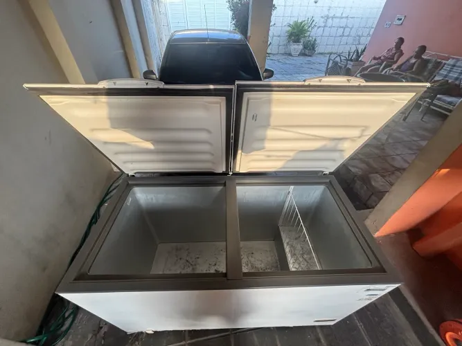 Freezer e geladeira cônsul 