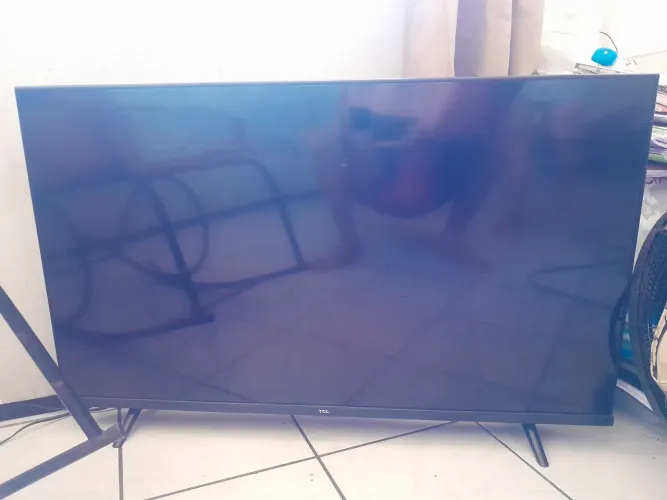 TV TCL 43 POL, TELA QUEBRADA