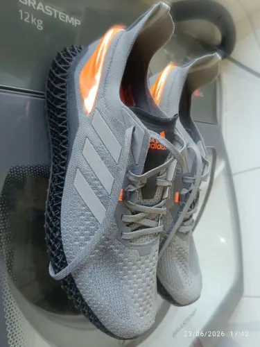 TÊNIS ADIDAS ORIGINAL, NUNCA USADO