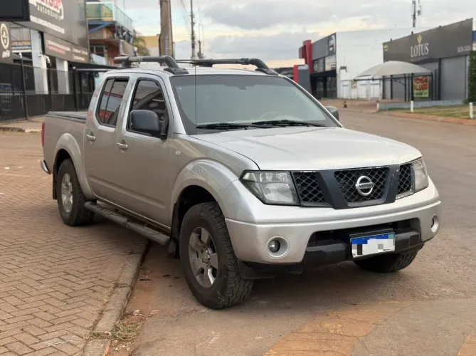 Nissan Frontier Se/se Strik CD 4X4 2.5 TB Dies. 2011