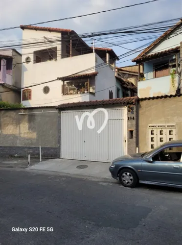 EXCELENTE CASA DE VILA, COM 3 ANDARES E VARANDA