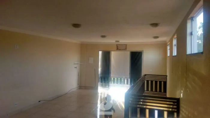 Casa à venda com 5 quartos, sendo 1 suíte e 5 banheiros, no bairro Jardim Sônia