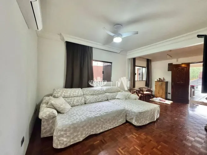 Casa com 4 Quartos à venda, 160 m² por R$ 790.000 - Jardim Piza - Londrina/PR