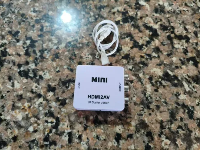 Adaptador HDMI para AV MINI