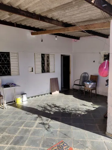 QR: 207 VENDO CASA 1 QUARTO.