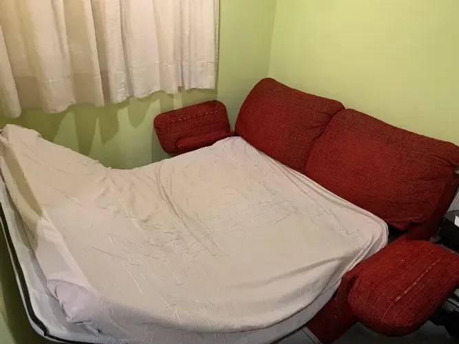 Sofá cama vermelho super confortável