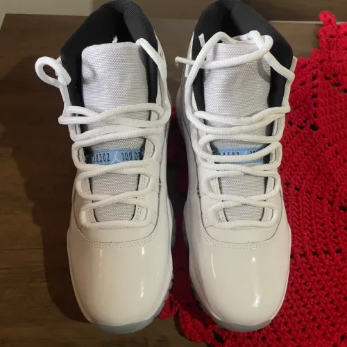 Air Jordan 11 Legend Blue