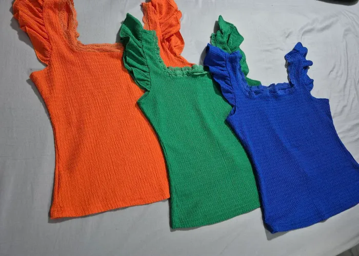 KIT 3 BLUSAS EM MALHA