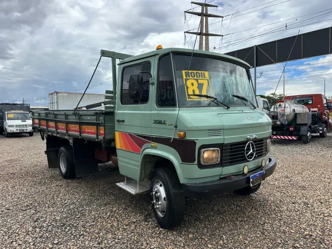 MB 708 ano:87 carroceria com direção hidráulica 