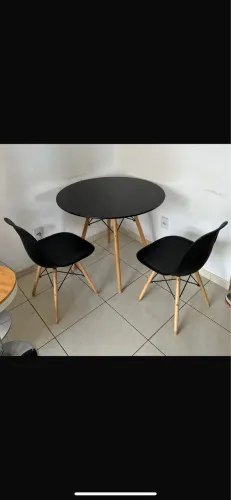 Mesa ?Mesa de jantar estilo Eames com 2 cadeiras Eames - 400 reais