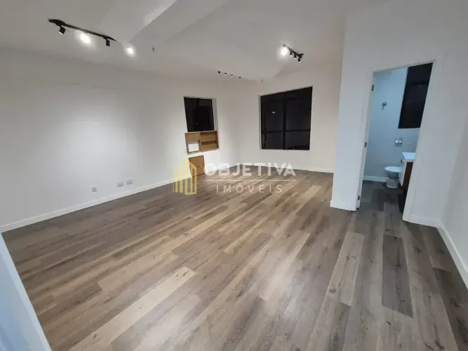 Sala à venda 1 Vaga 37.7M² Higienópolis Porto Alegre - RS