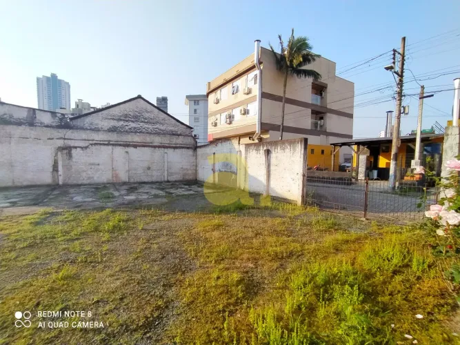 TERRENO COMERCIAL À VENDA NO CENTRO DE BLUMENAU - SC