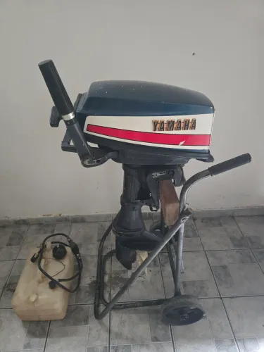 Vendo motor de popa Yamah.