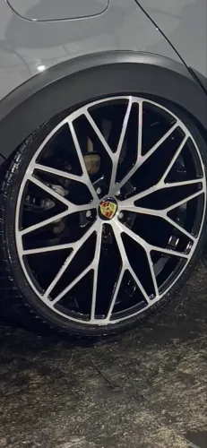 Porsche aro 20 pouquíssimo rodados Volkswagen