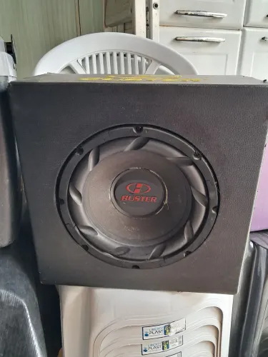 Caixa com subwoofer de 10 no precinho