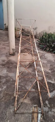 TORRE DE FERRO PARA CAIXA D'ÁGUA DE 500 LITROS - R$ 200,00