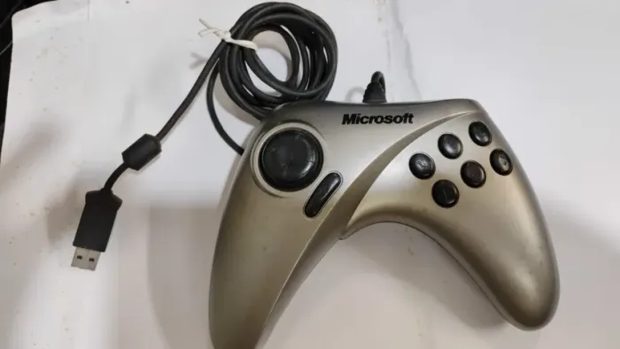 Microsoft Sidewinder Game Pad Pro Usb Prata Raro Prateado (Usado)