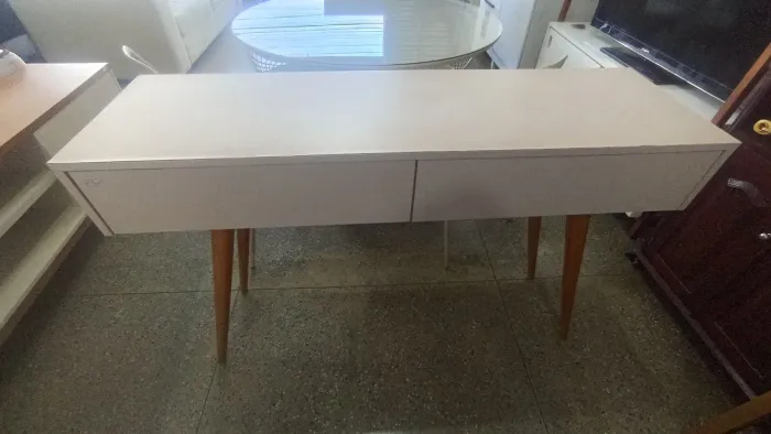 Aparador pe palito 