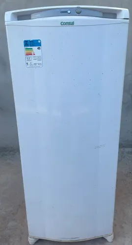 Vendo freezer 127v - com moto queimado em bom estado 