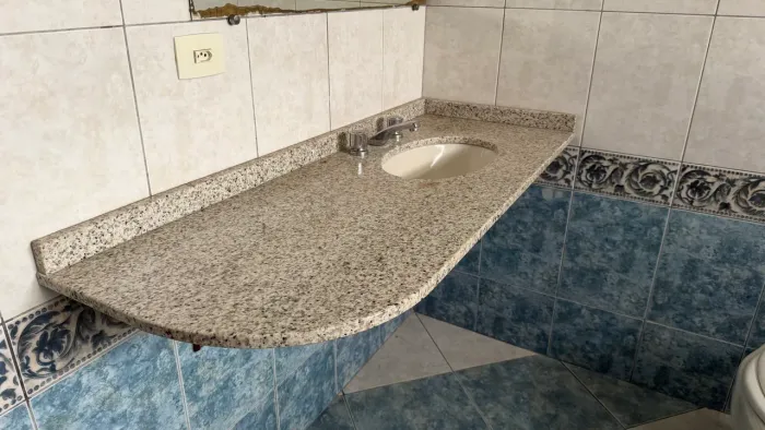 Cuba e pedra em granito