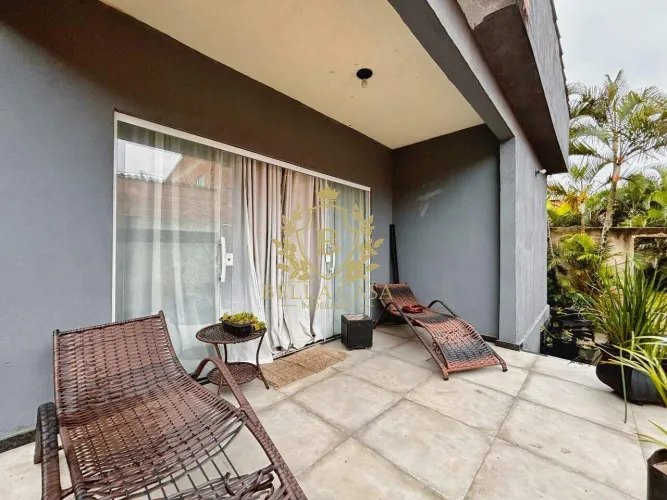 Casa de 3 Quartos e Quintal à Venda Jardim Esperança, Cabo Frio/RJ