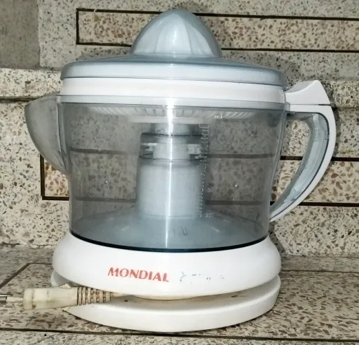 Espremedor de Frutas Mondial Turbo Citrus E-01 (110V/127V) - Perfeito Estado!