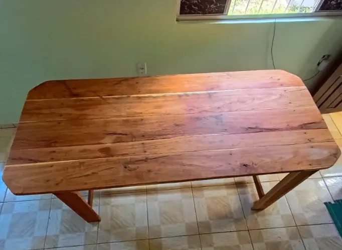 Mesa em madeira