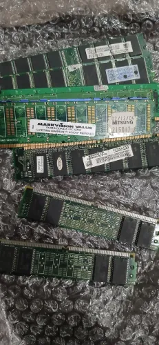 Lote de memórias antigas EDO pc100 ddr1 e ddr2