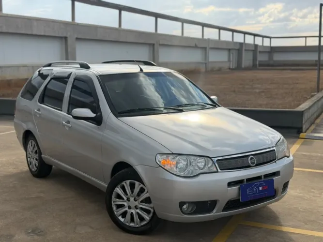 Fiat Palio Weekend HLX 1.8 MPI Flex 4P 2005