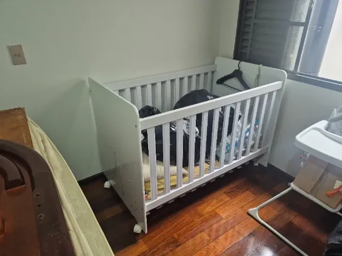 Berço Americano 3 em 1 com Colchão Incluso e Rodízios Bambino Multimóveis Branco