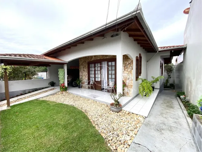 Casa 3 Quartos com 1 Suíte e 178m² - Lisboa / São José - CEN