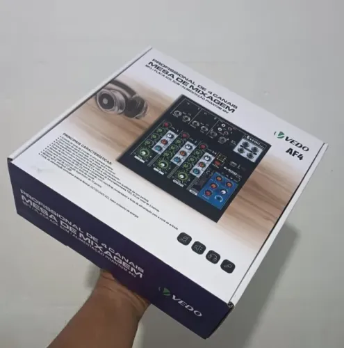 mesa de som e interface de audio vedo af4 nova na caixa