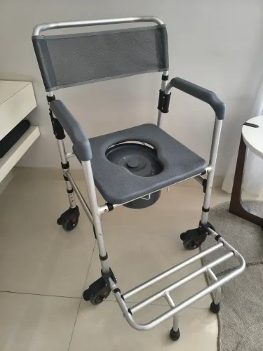 Cadeira de banho hidroligth até 135kg desmontável dobrável 