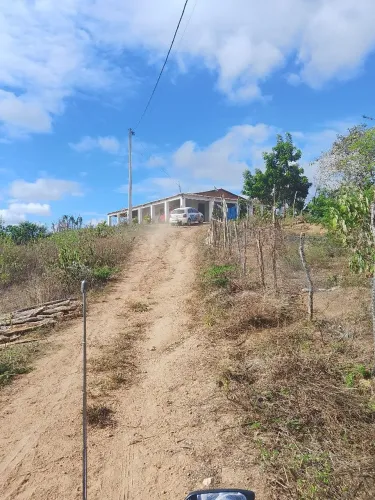 Sítio com açude e casa todo no alpendres. Em pedra Branca terra, próximo a Pentecoste -Ce