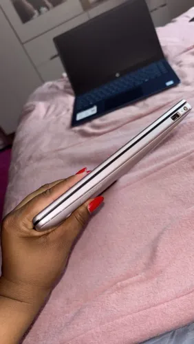 Notebook seminovo na cor rosé