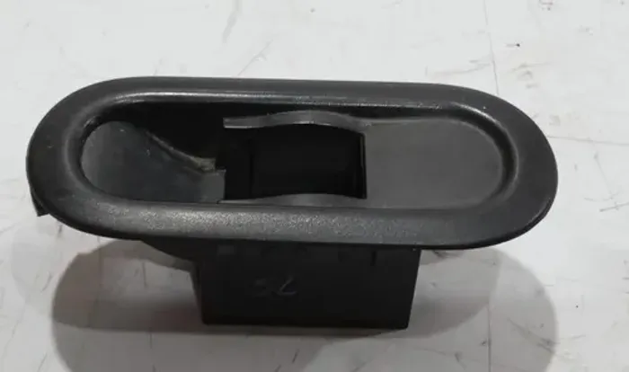 Moldura Botão Vidro Traseiro Sandero Duster 2012 2013 2014