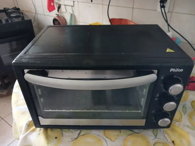 Vendo forninho da marca Philco 36l.semi novo!