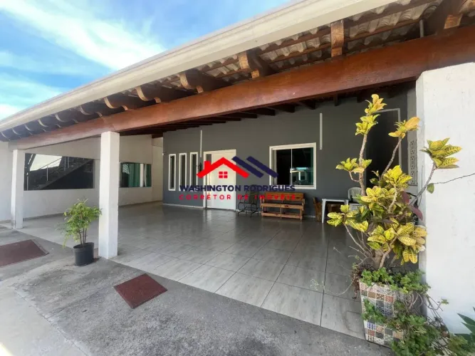 CASA COM 2 PAVIMENTOS À VENDA NO SETOR DE MANSÕES - SMSE- SAMAMBAIA SUL