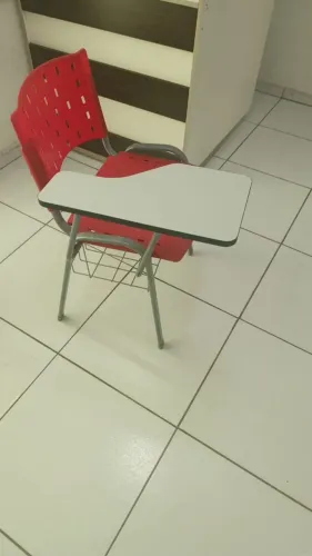 Vendo Carteiras Universitárias 
