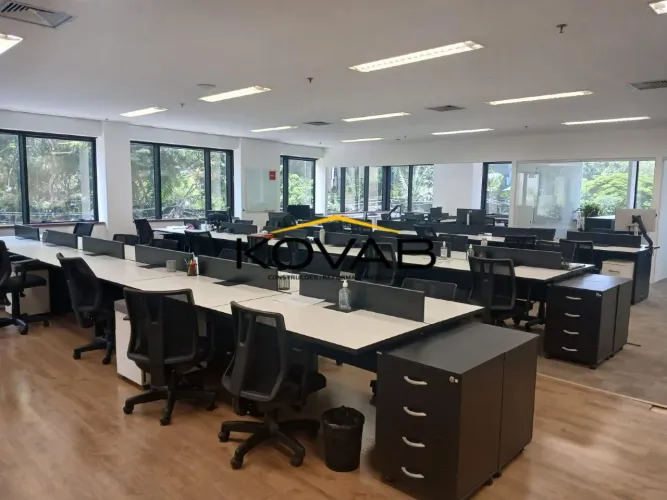 Locação comercial - Berrini / Brooklin - 240m² Sala linda - OBS: SALA NÃO ESTARÁ MOBILIADA