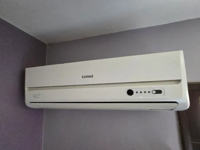 Ar-Condicionado Split Consul 12.000 BTUs Frio - Funcionando - Completo + Controle