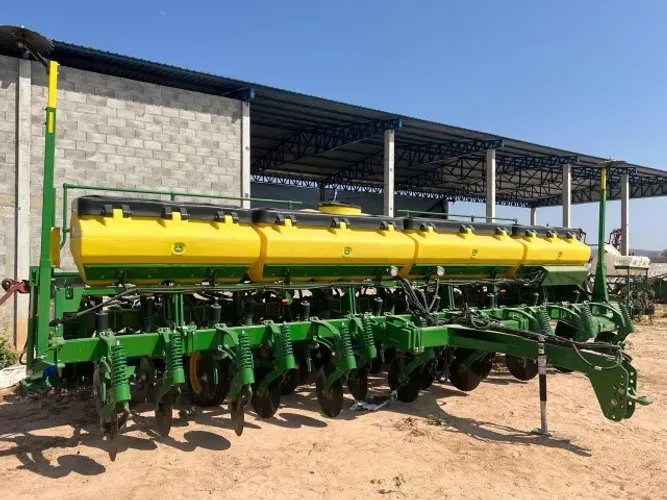 Plantadeira John Deere 2117 CCS