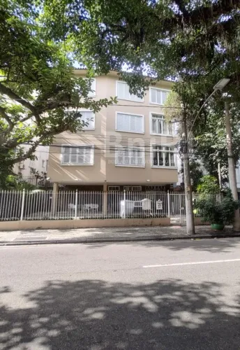 LEBLON CONJUGADO BEM DIVIDIDO EM LOCALIZAÇÃO PRIVILEGIADA, A POUCOS PASSOS DA PRAIA!