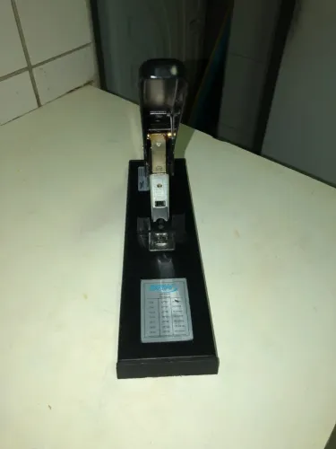 Grampeador Grande até 240 Folhas
