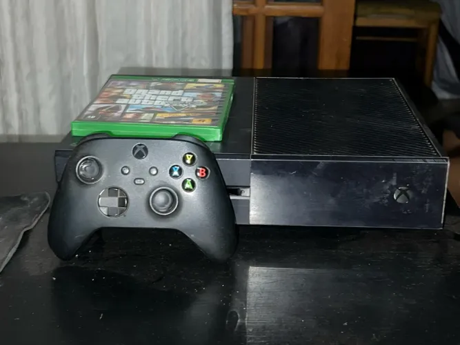 Xbox One + 1 controle - Limeira