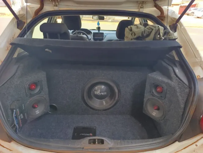 Som Peugeot 208