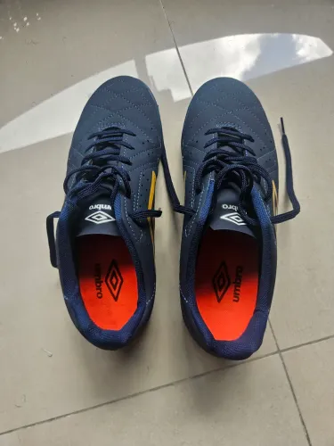Chuteira Society Umbro Neo Striker