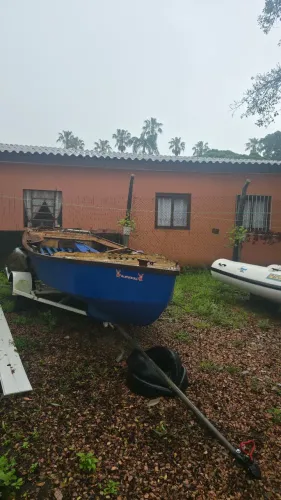 Casco de veleirinho + reboque