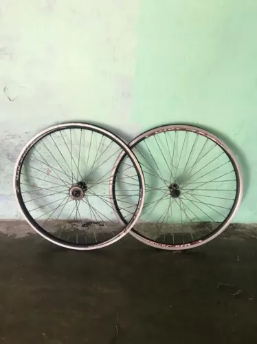 Vendo Par de Rodas aro 26